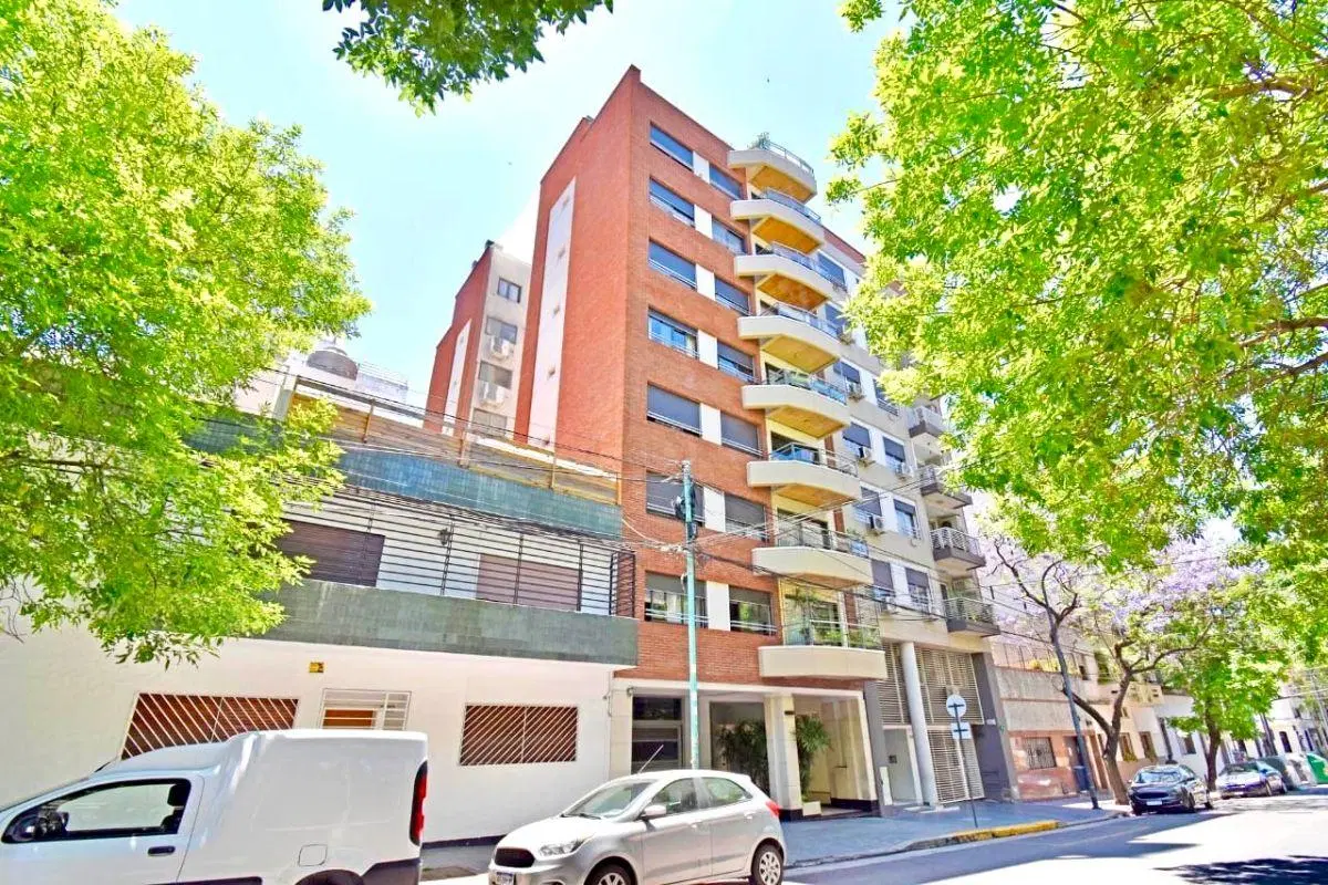 Semipiso orientación norte con patio, cochera fija y baulera 1