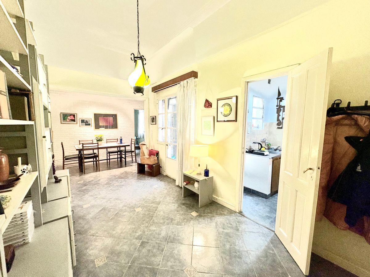 Foto de Departamento al frente con patio y balcón, imagen 2