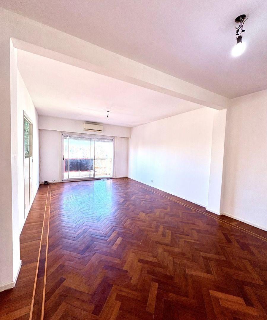 Foto de Semipiso en piso alto con vista abierta, balcón y comedor diario, imagen 5