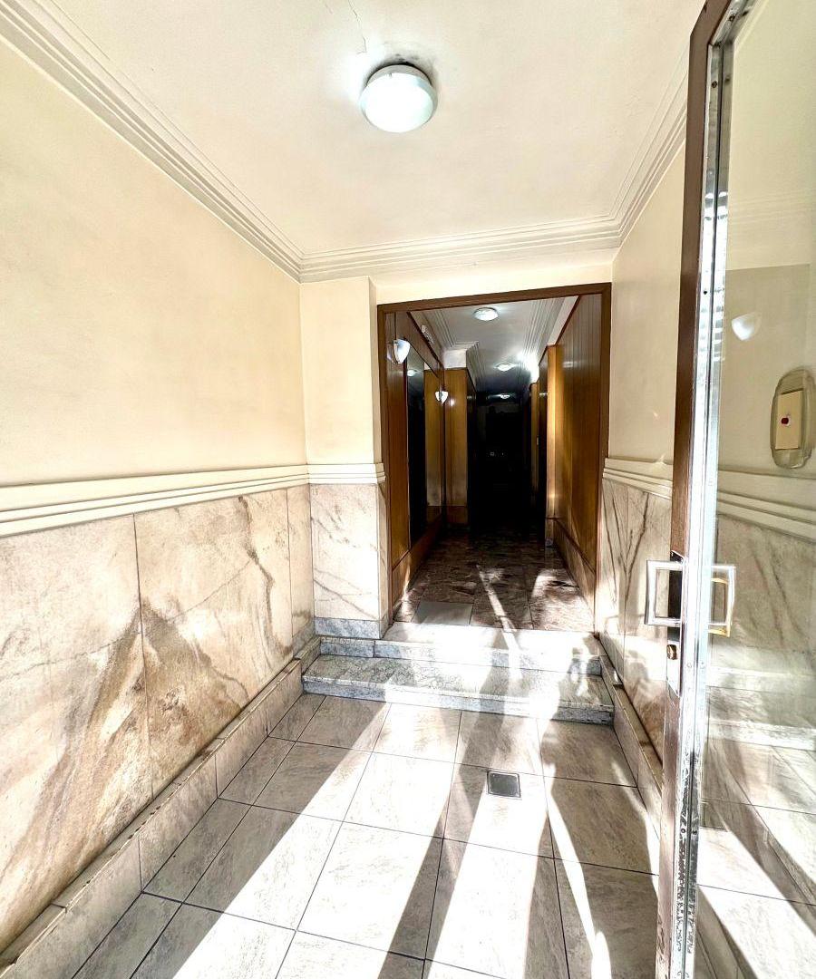 Foto de Semipiso en piso alto con mucho sol, amplios dormitorios y balcón, imagen 3