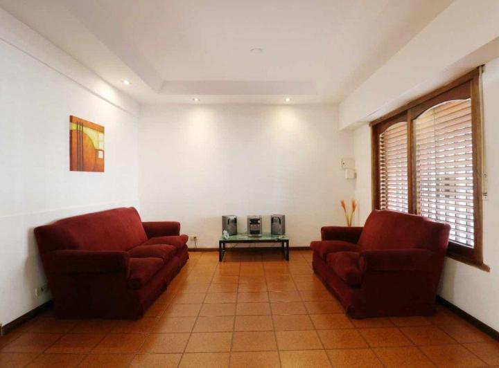 Casa 5 ambientes cochera doble patio terraza Flore 4