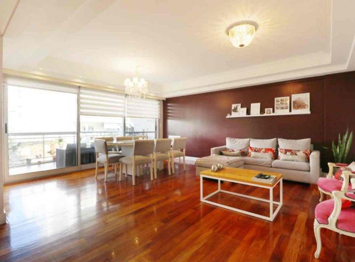 VENTA SEMIPISO 5 AMB + DEP. COCHERA FIJA 4