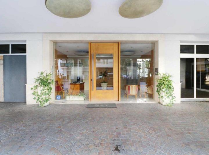 VENTA SEMIPISO 5 AMB + DEP. COCHERA FIJA 3