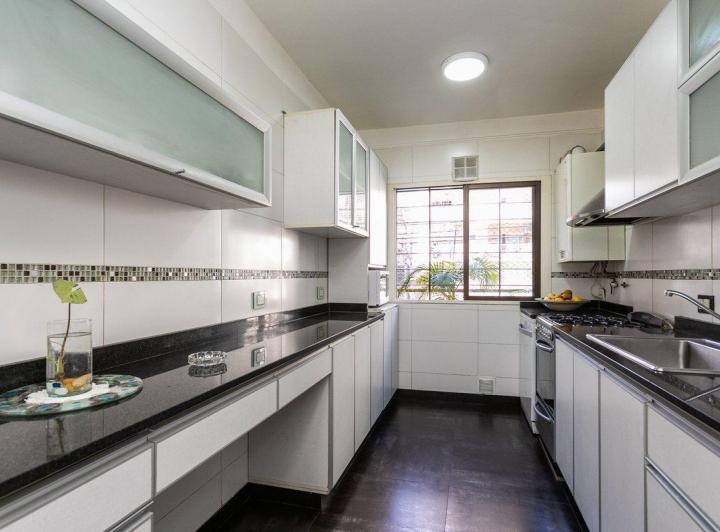 Venta departamento 5 ambientes con patio Almagro! 3