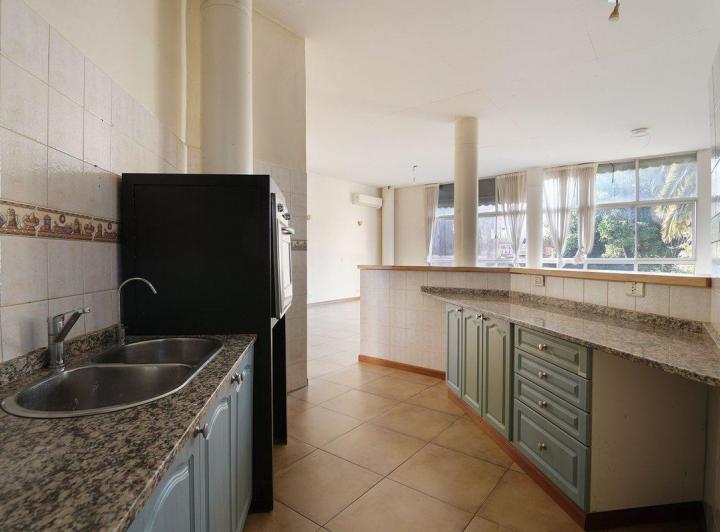 Excelente PH en Venta con jardín, parrilla y pilet 5