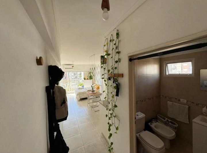 Monoambiente con balcón alquiler Belgrano 3
