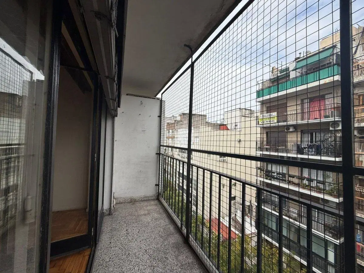 VENTA DPTO 3 AMBIENTES + DEPENDENCIA - BALVANERA 4