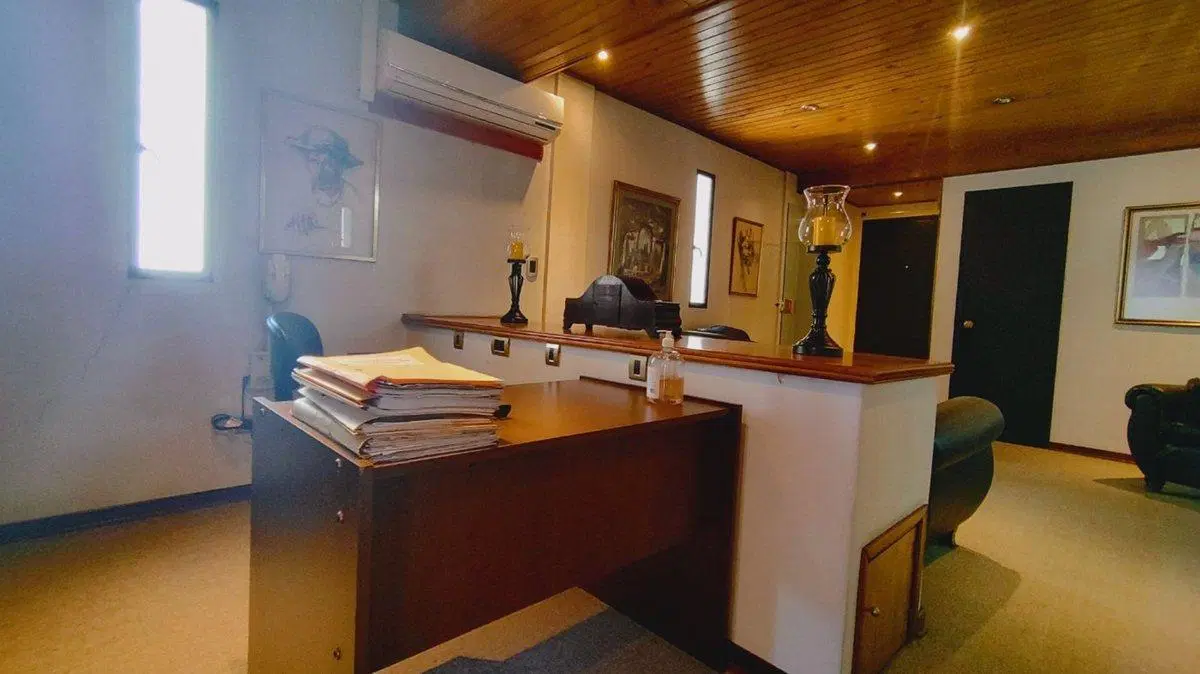 Oficina Venta 4 amb.  SAN NICOLAS  Acept. Permutas 4