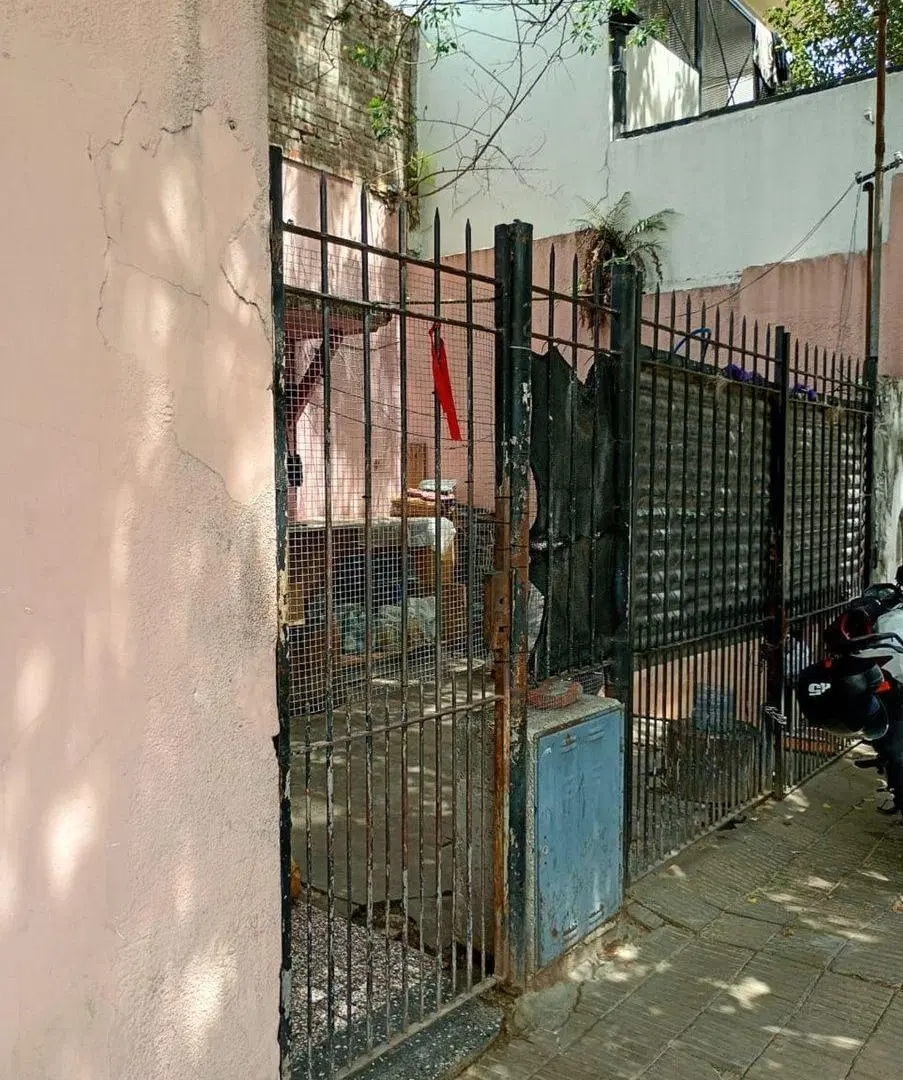 Venta Casa a Refaccionar en San Andres 2