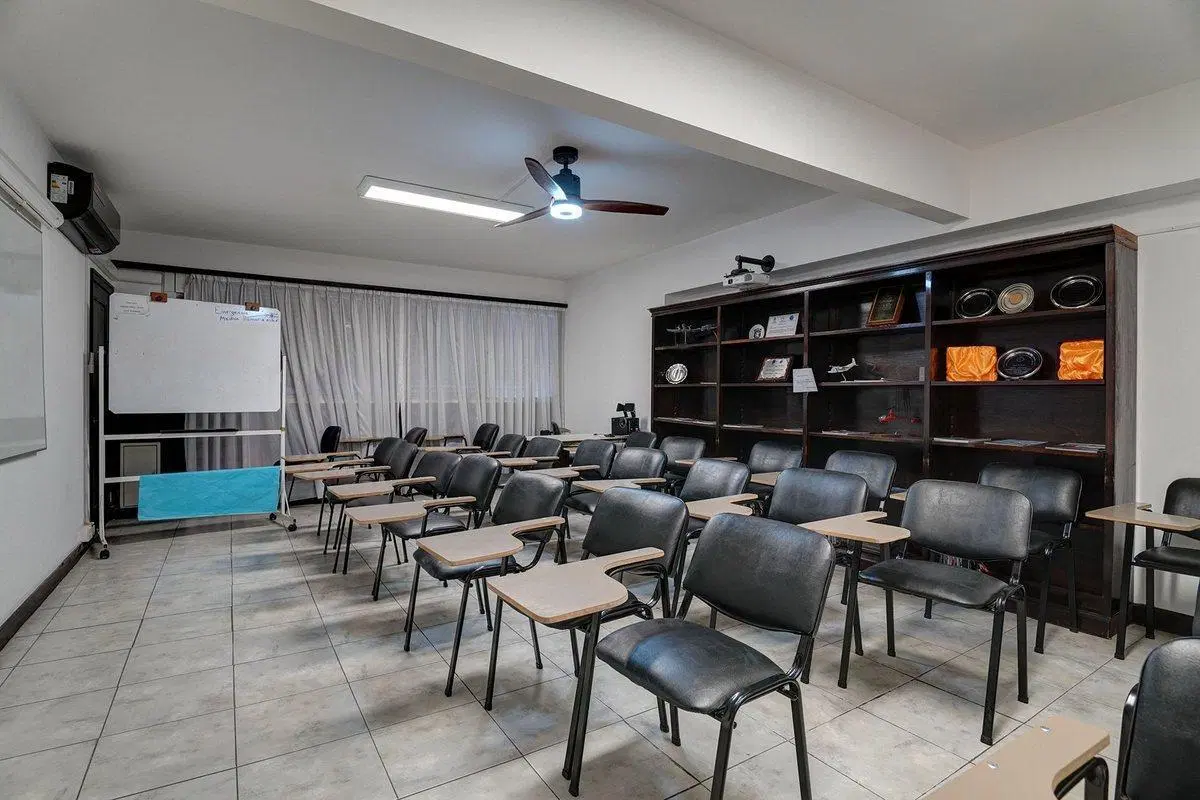 VENTA OFICINA PISO ENTERO C/COCHERA - SAN NICOLÁS 3