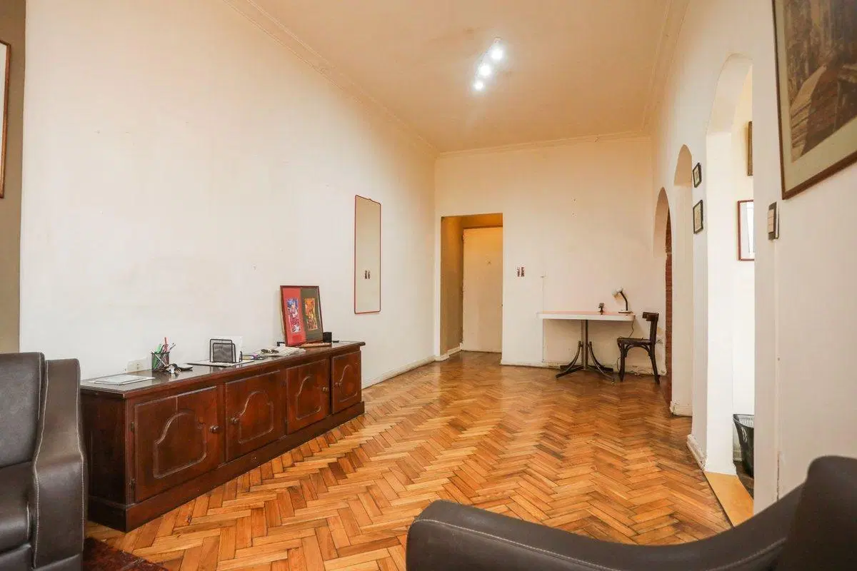 Venta departamento 3 amb en Monserrat  c/ patio ! 2
