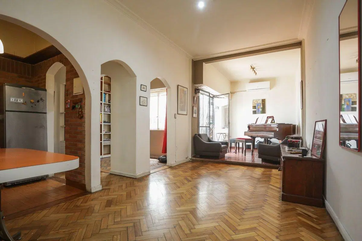 Venta departamento 3 amb en Monserrat  c/ patio ! 5
