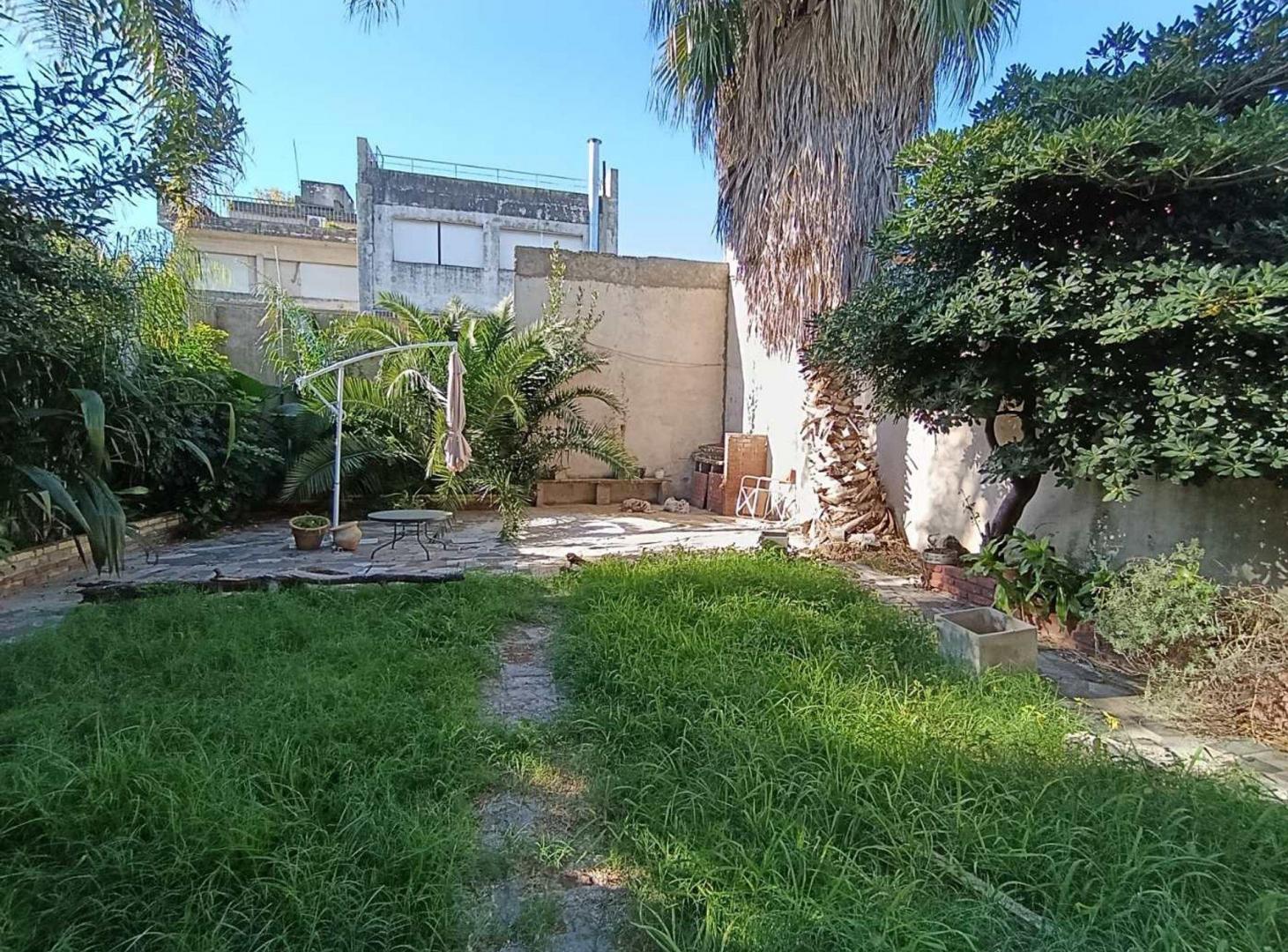 VENTA PH 3 AMBIENTES CON AMPLIO JARDIN V.LUGANO