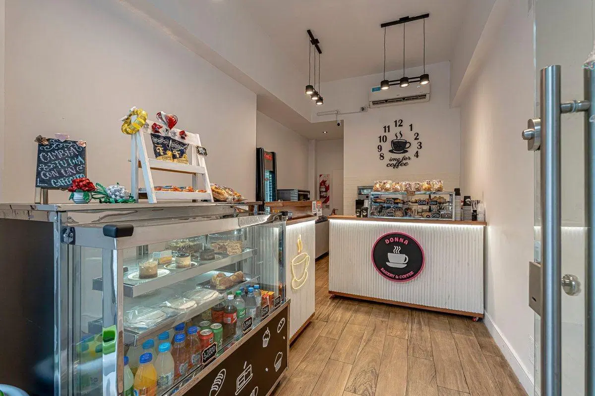 Venta local comercial a la calle Palermo 4