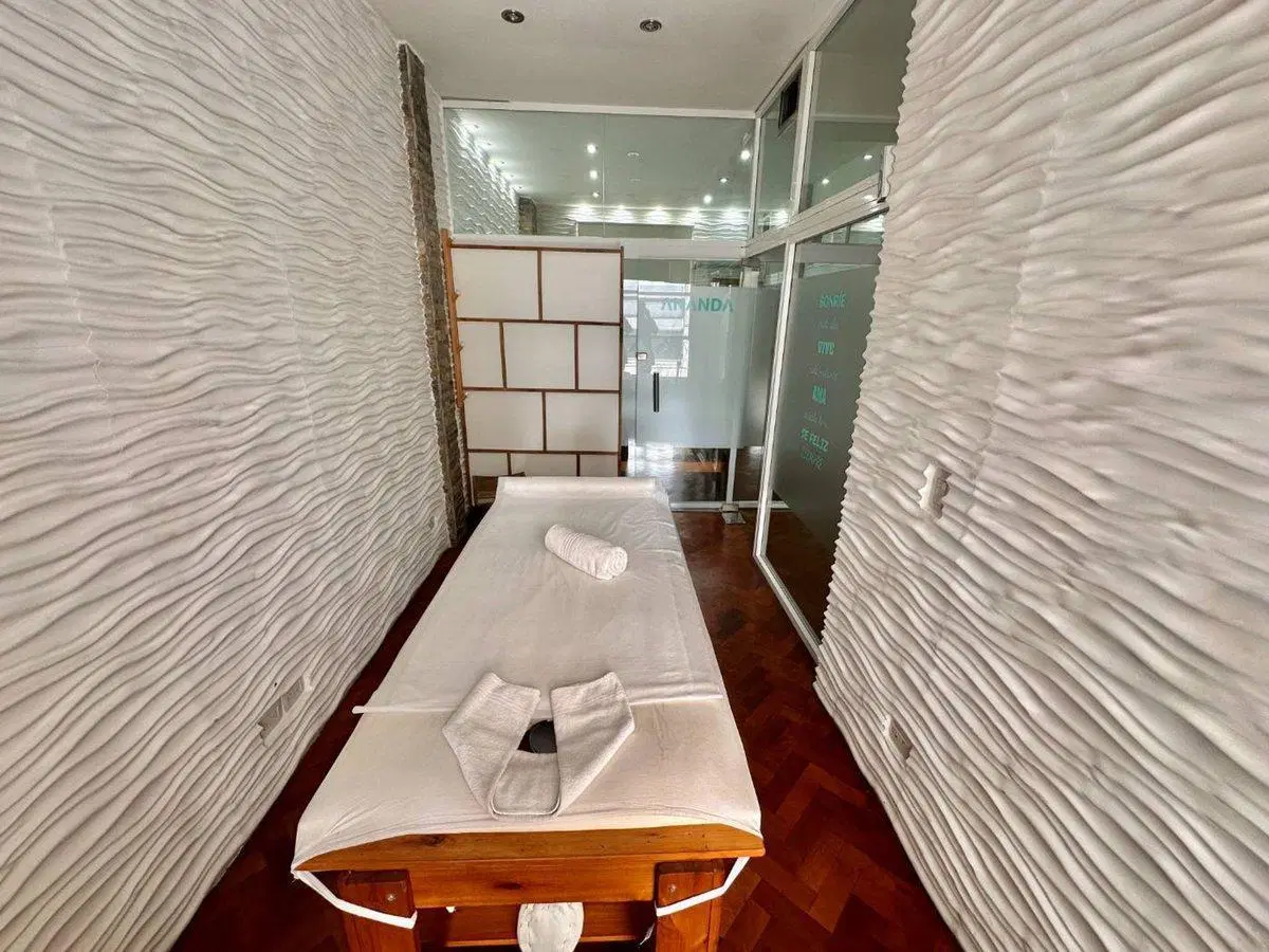Alquiler oficina con balcon terraza! Refaccionada 4
