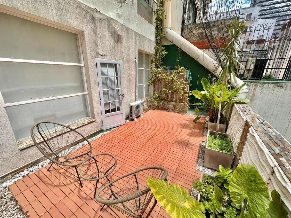 Alquiler oficina con balcon terraza! Refaccionada 2