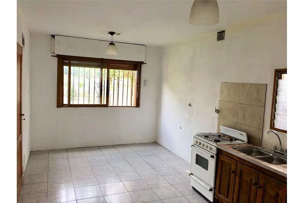 Casa doble 5 amb 2 flias Venta coch Jardín Quilmes 4