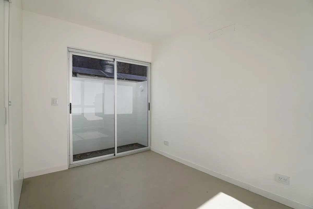 VENTA PH 2 AMB CON PATIO SIN EXPENSAS V. URQUIZA 5