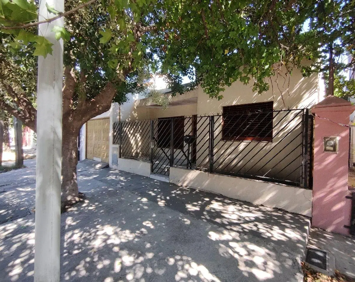 Venta Casa JL Suarez JARDIN-PATIO PARRILLA-COCHERA 4
