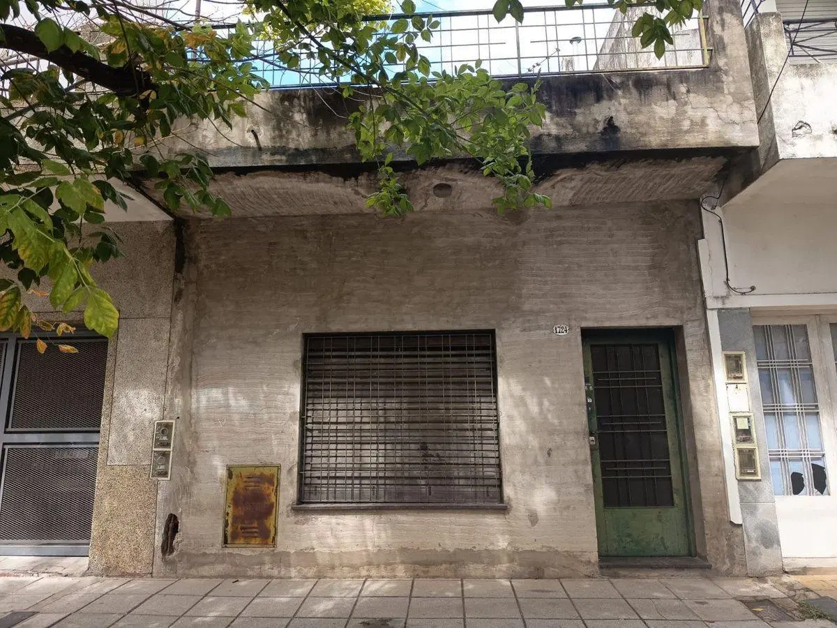 CASA A REFACCIONAR SOBRE LOTE DE 185 METROS 5