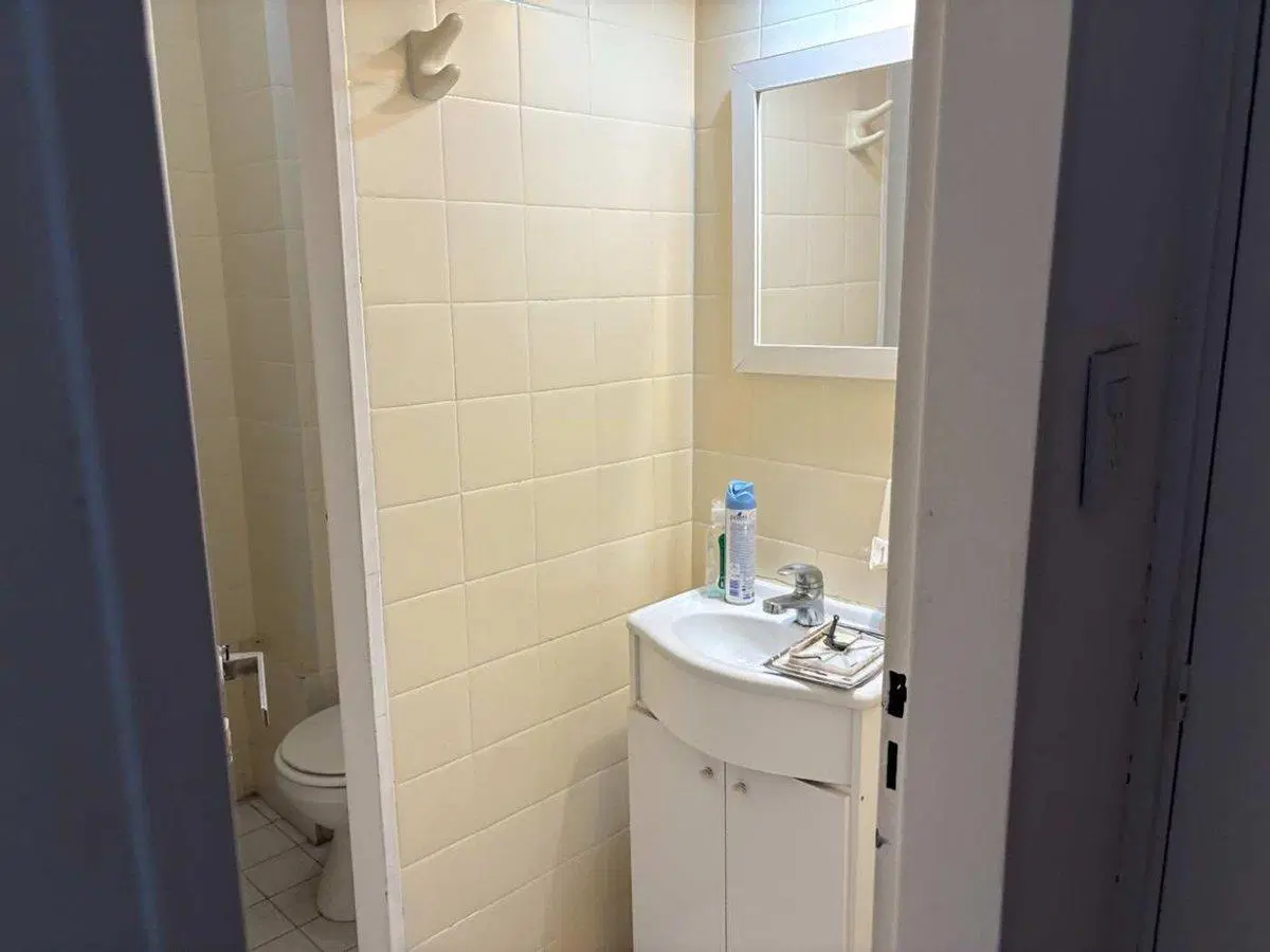 VENTA DE OFICINA CON 2 BOXES - MICROCENTRO 4