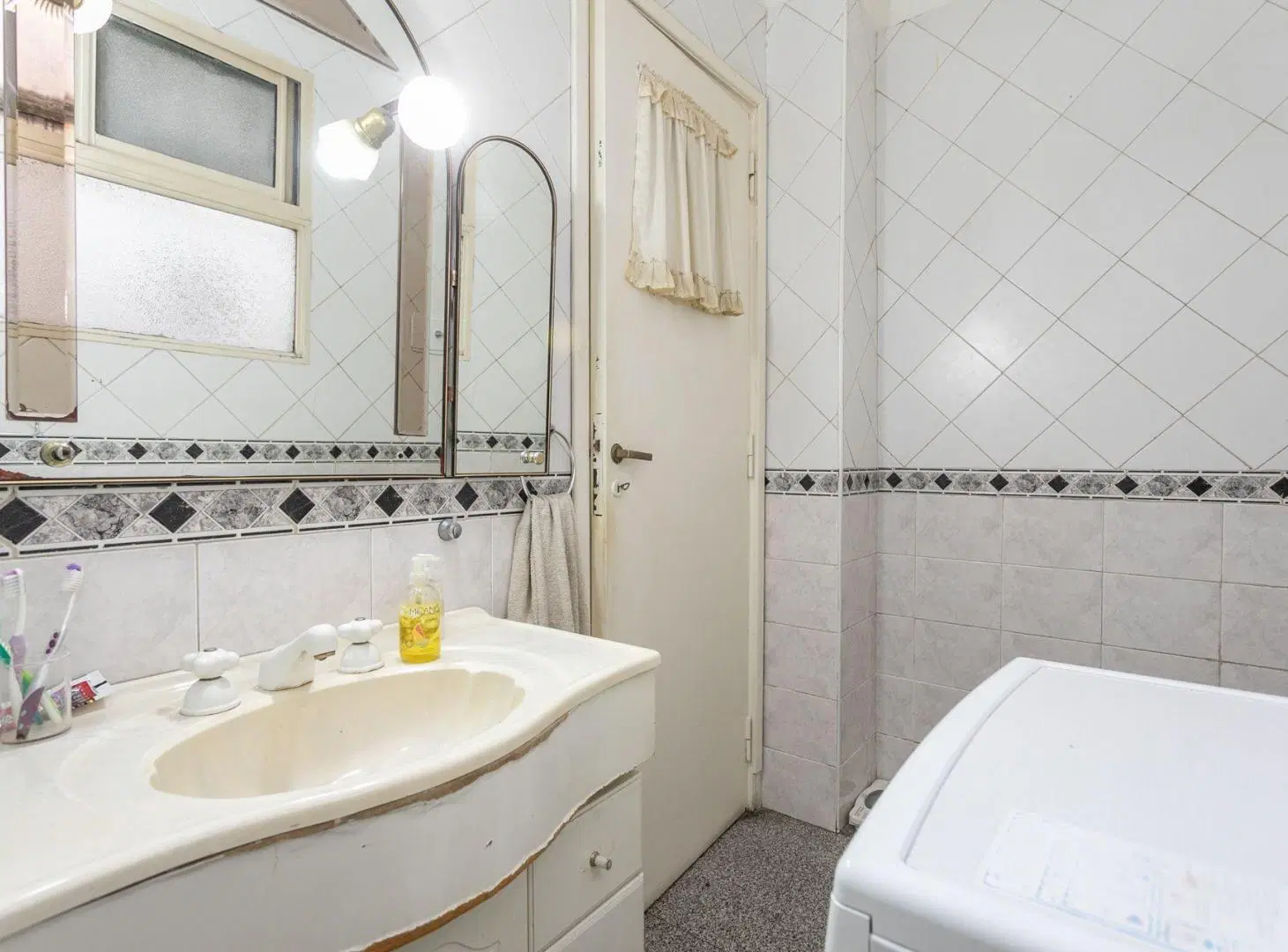 VENTA 4 amb 2 balcones y Terraza prop SIN EXPENSAS 3
