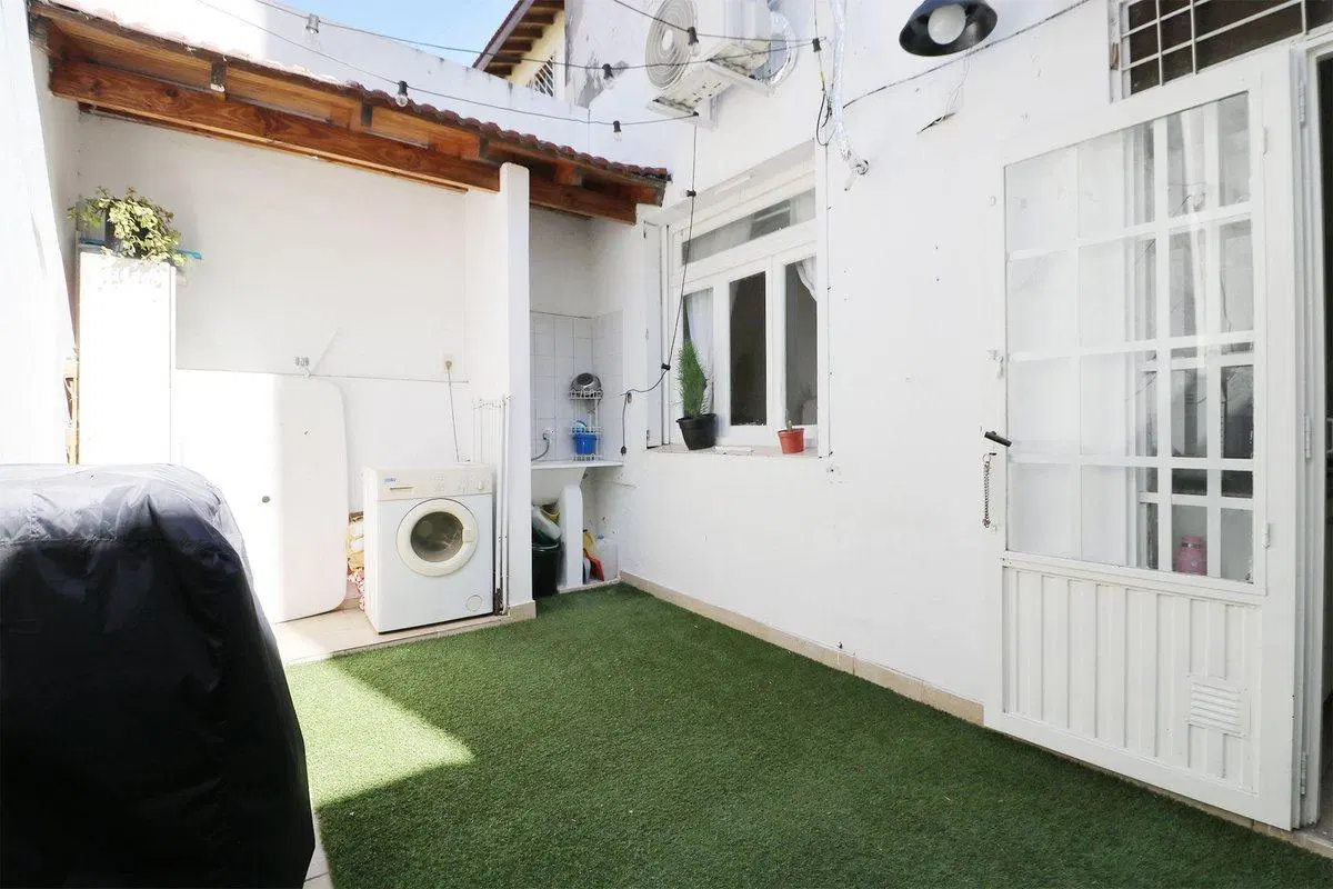 VENTA PH 3 AMB. CON PATIO EN PLANTA BAJA - FLORES 4