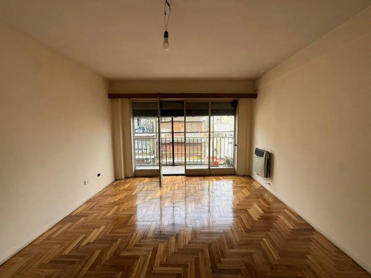 VENTA DPTO 3 AMBIENTES + DEPENDENCIA - BALVANERA 4