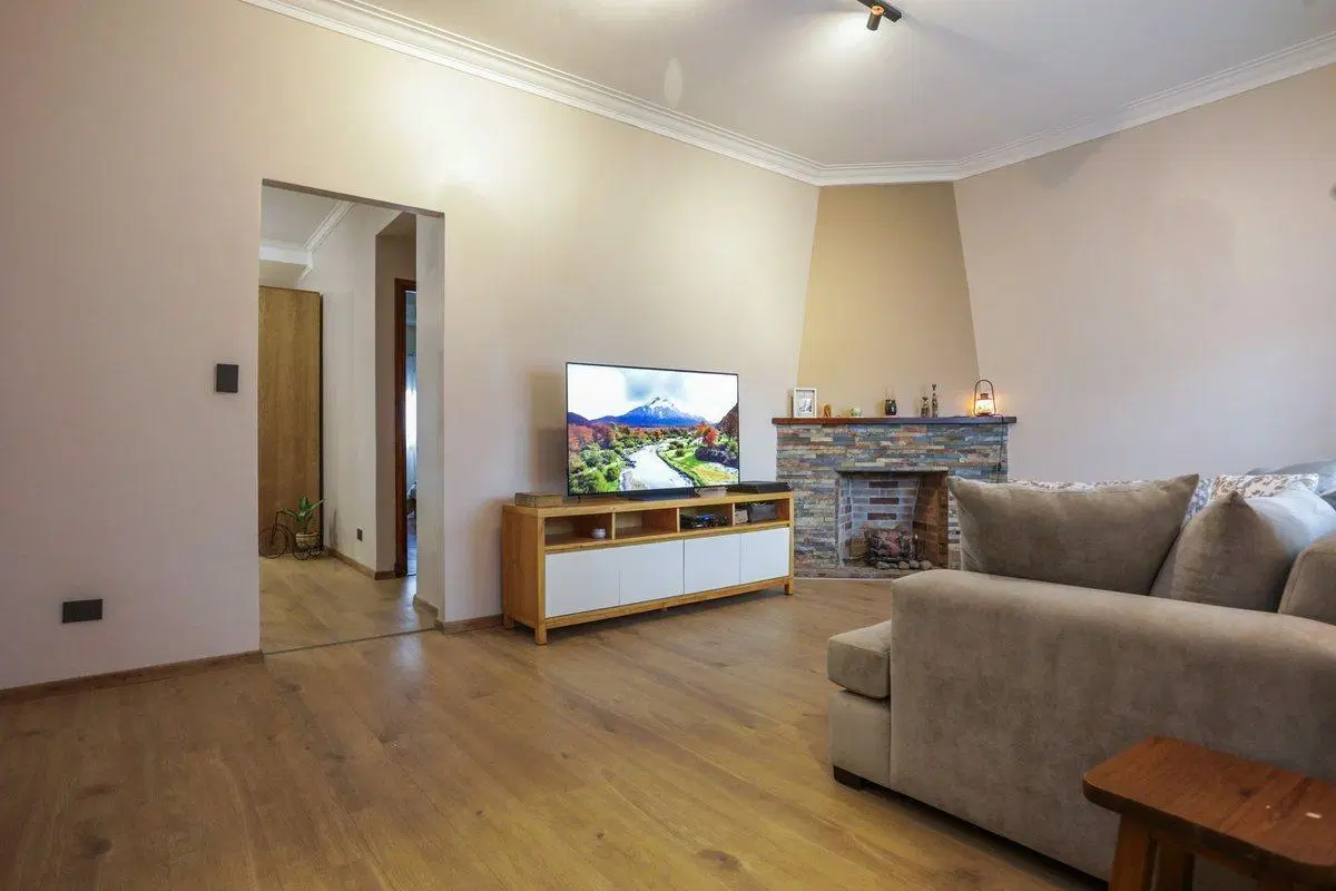 VENTA CASA 4 AMBIENTES C/ JARDIN Y COCH CARAPACHAY 2