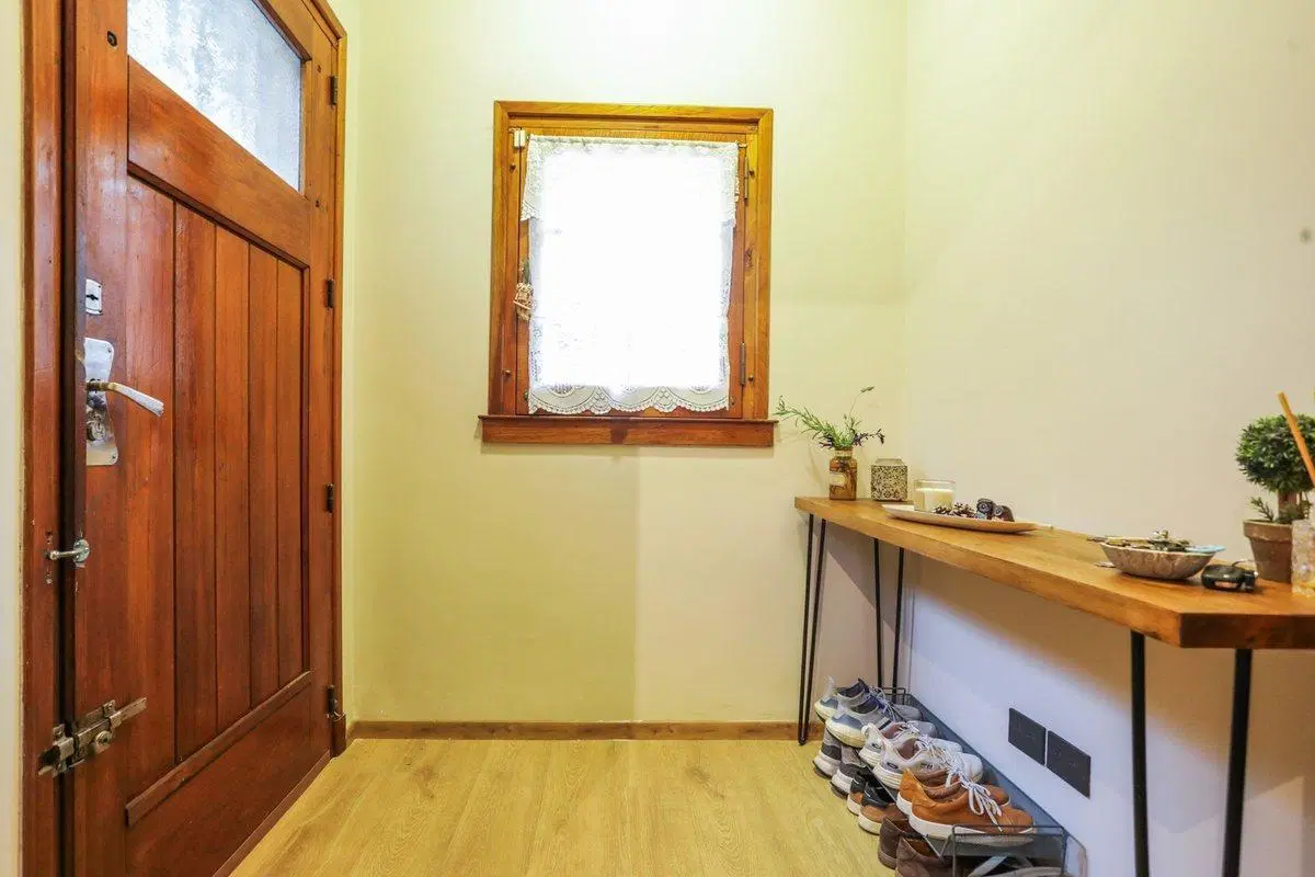VENTA CASA 4 AMBIENTES C/ JARDIN Y COCH CARAPACHAY 5