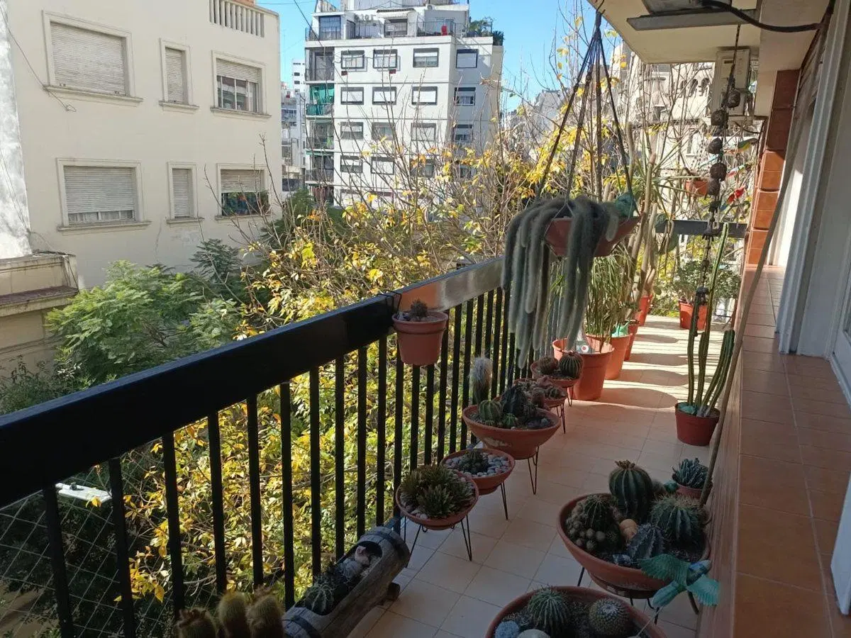 Recoleta: piso exclusivo con balcón al frente 2