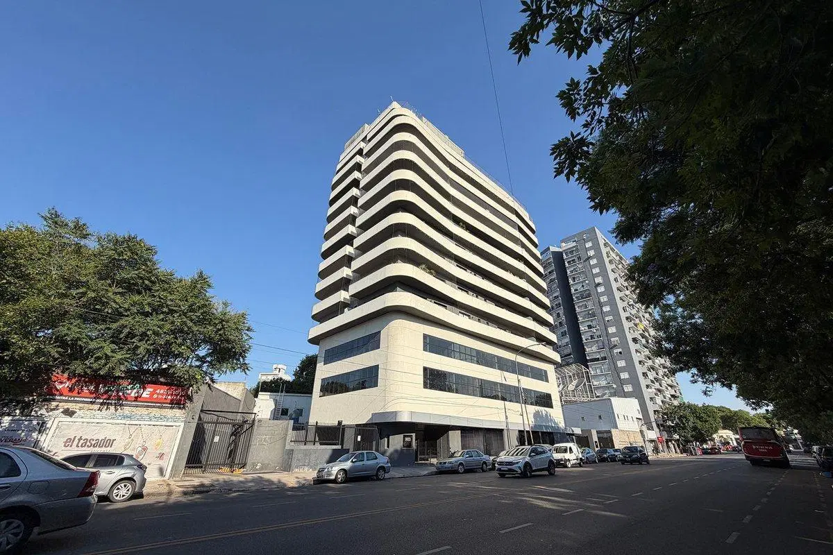 Venta departamento 3 amb. Cochera-Pileta-Balcon 5