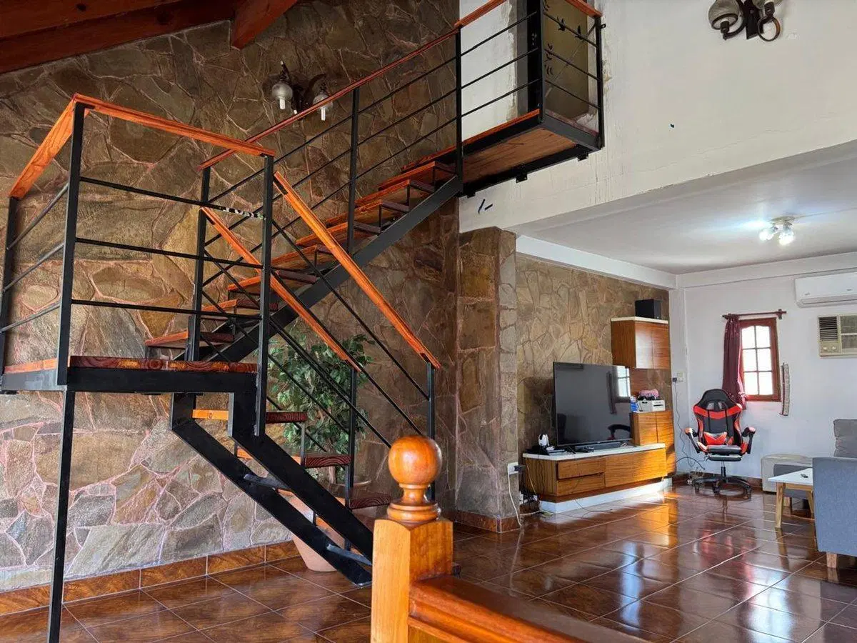 Venta casa de 6 ambientes, cocheras, PERMUTA HAEDO 2