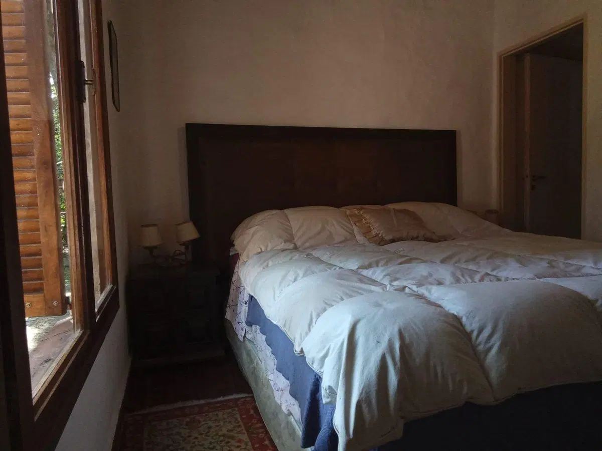 CASA EN VENTA 3 AMB BARRIO CARDENAL DEL MONTE!! 4