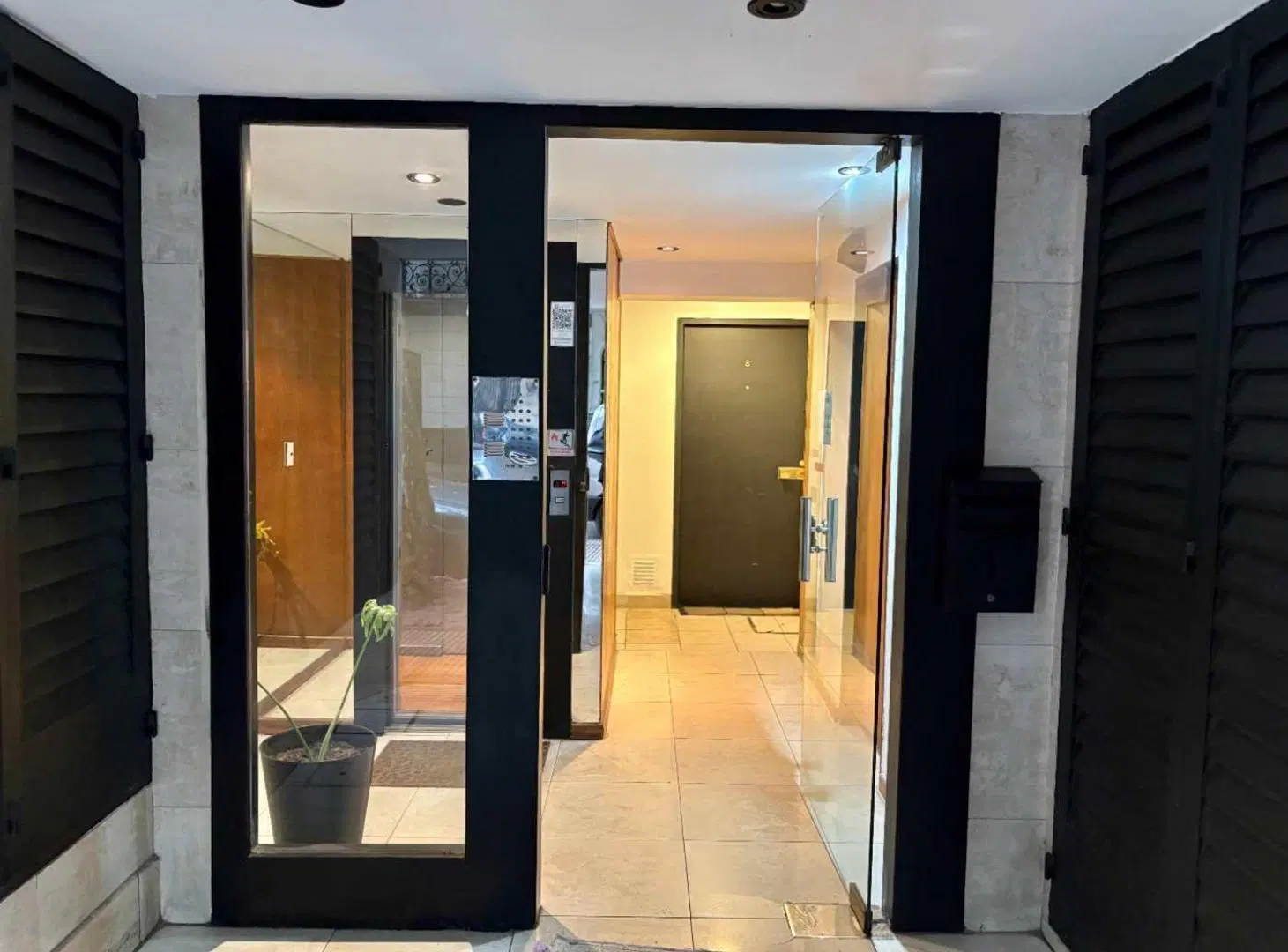 VENTA AMPLIO MONOAMBIENTE CON PATIO - RECOLETA 5