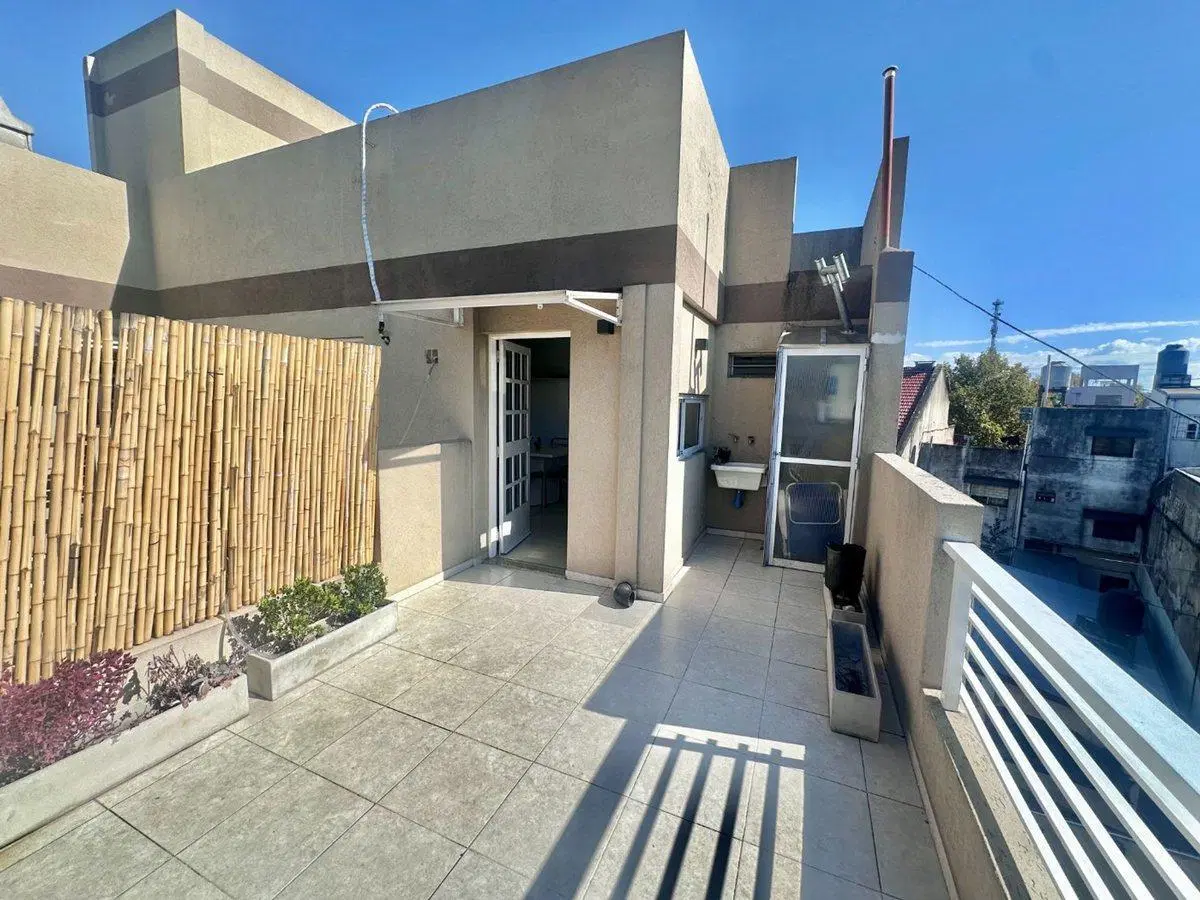 Venta departamento monoambiente con terraza! 3