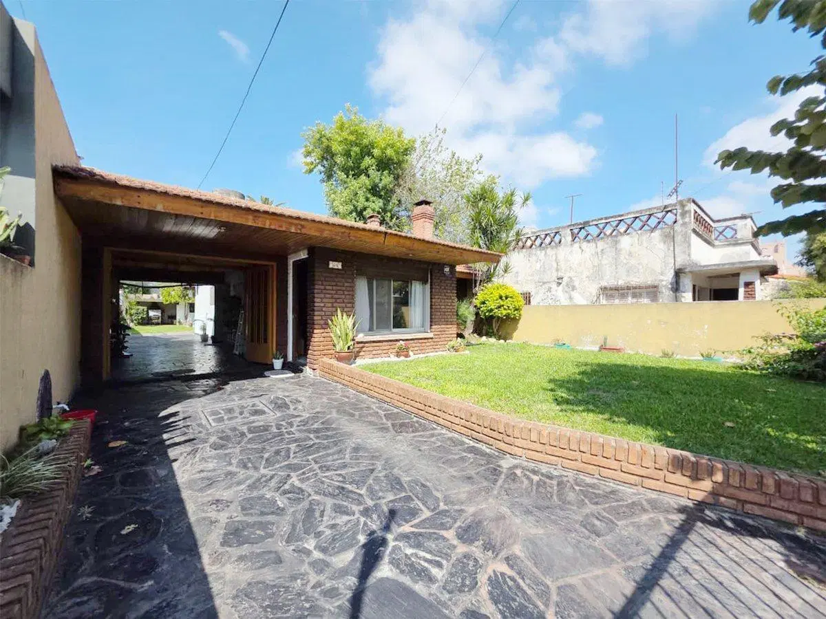 VENTA CASA + PATIO, QUINCHO, PILETA PALOMAR BS.AS 2