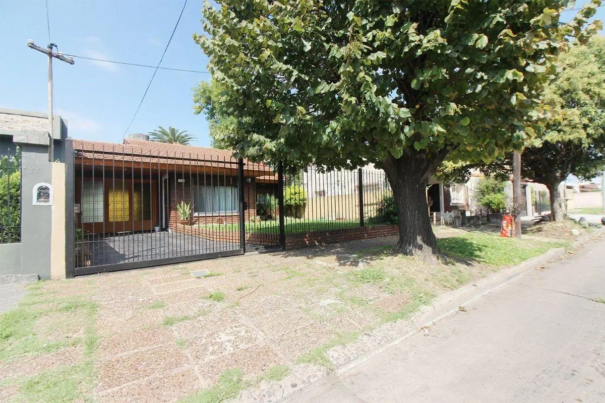 VENTA CASA + PATIO, QUINCHO, PILETA PALOMAR BS.AS 4