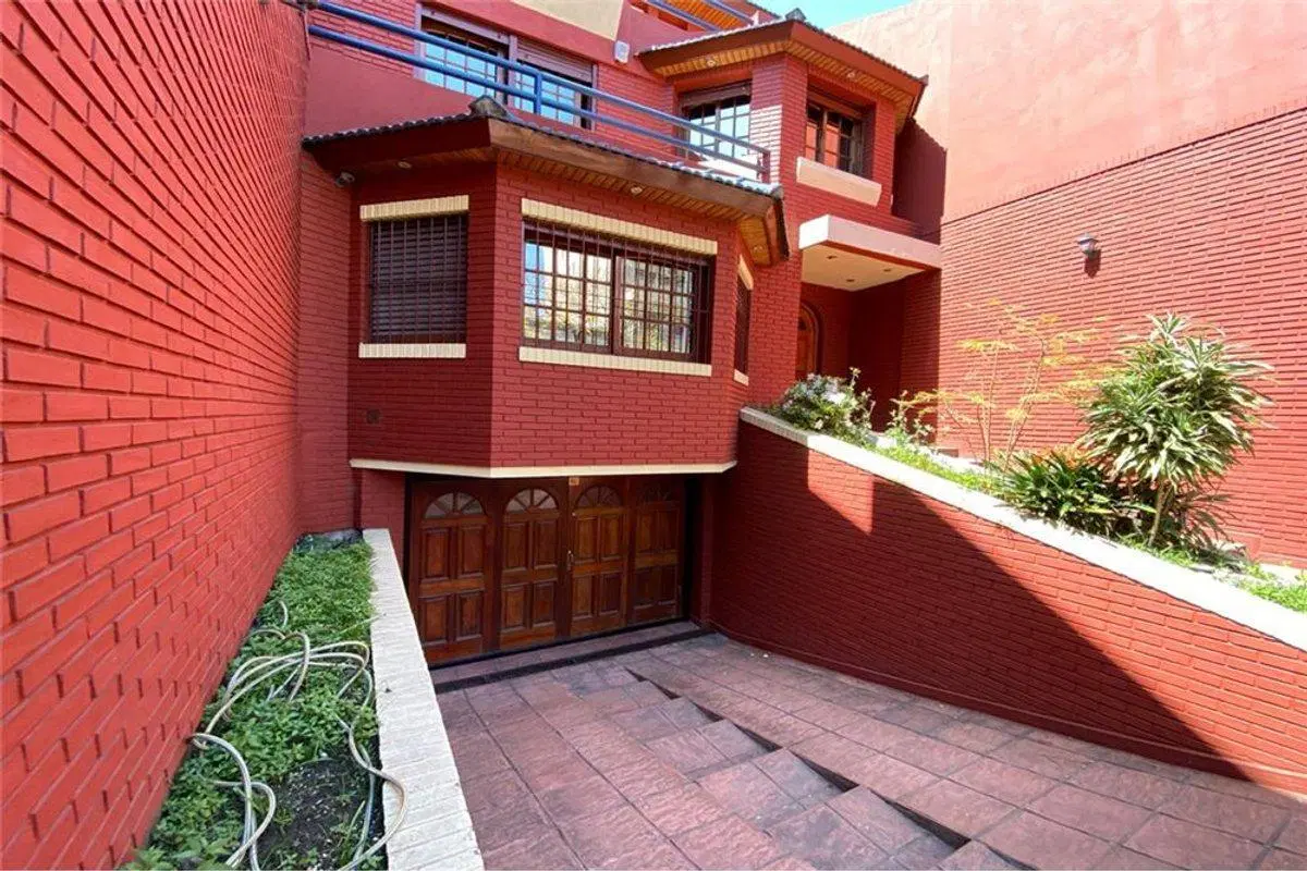 VENTA CASA 6 AMBIENTES BOEDO 4 COCHERAS AP CRED 5