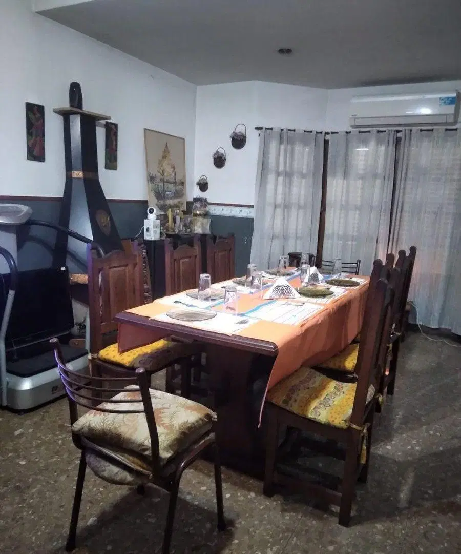 CASA EN VENTA-LOTE PROPIO 286M²-PARQUE AVELLANEDA 2