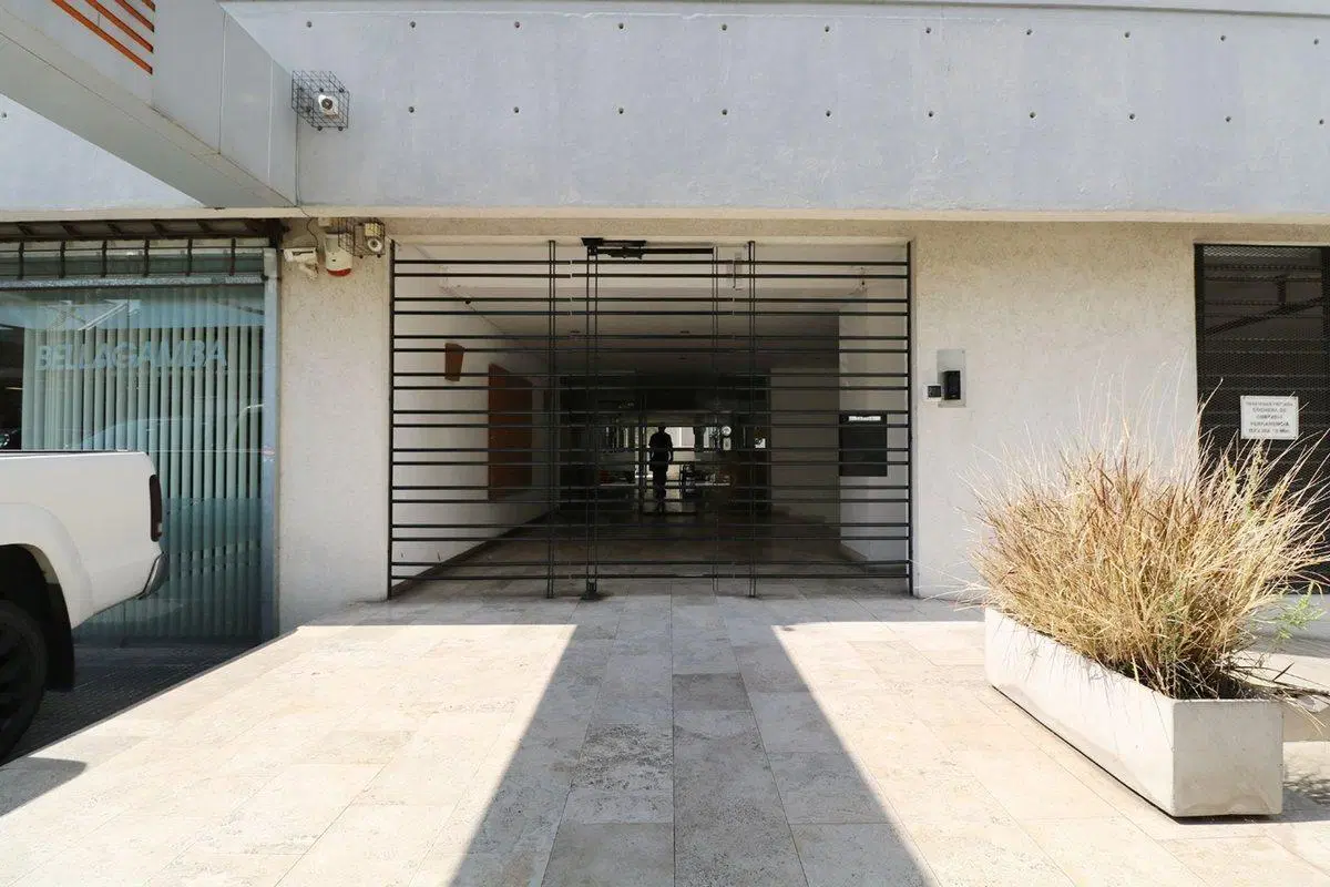 Departamento 3 Ambientes y  2 Cocheras Florida 4