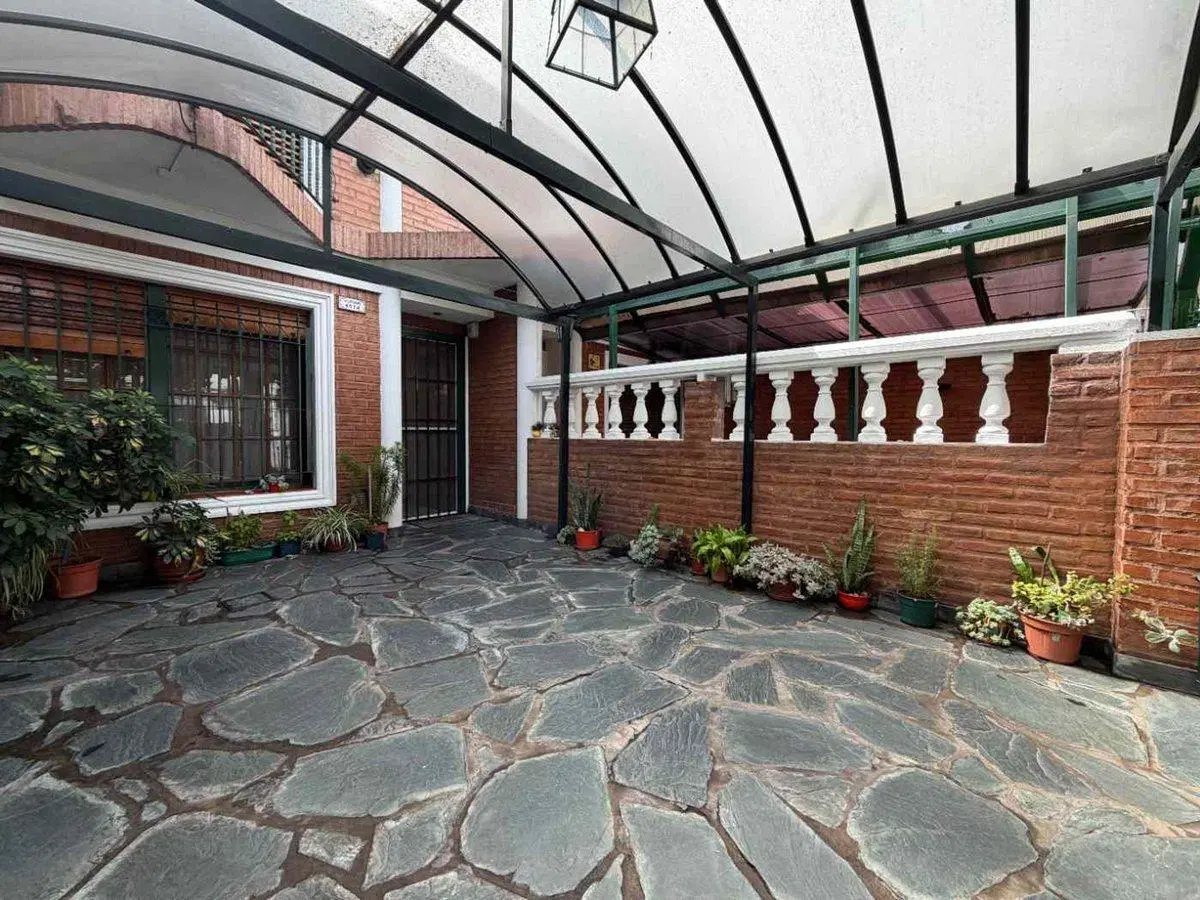 VENTA TRIPLEX 4 AMB/ VILLA LUGANO COCHERA PATIO 3