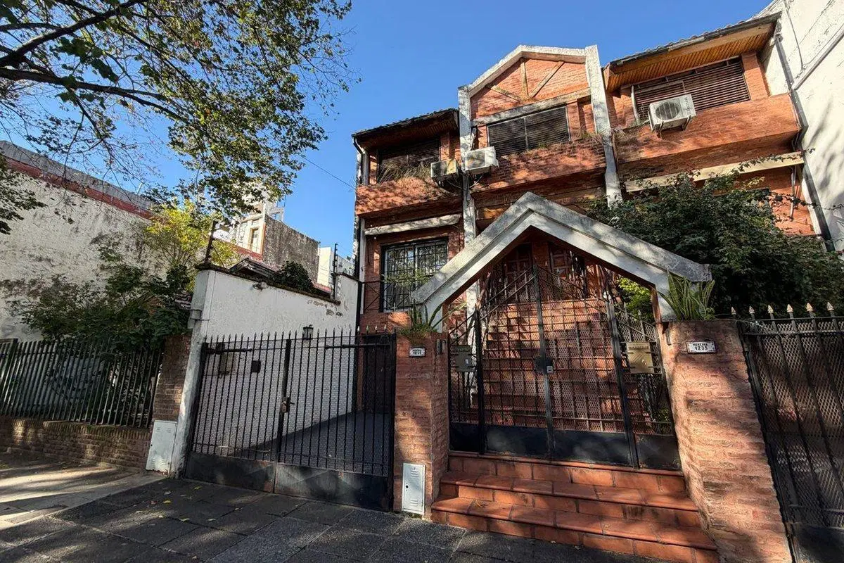 VENTA TRIPLEX BELGRANO R - 5 AMB CON DEPENDENCIA 5