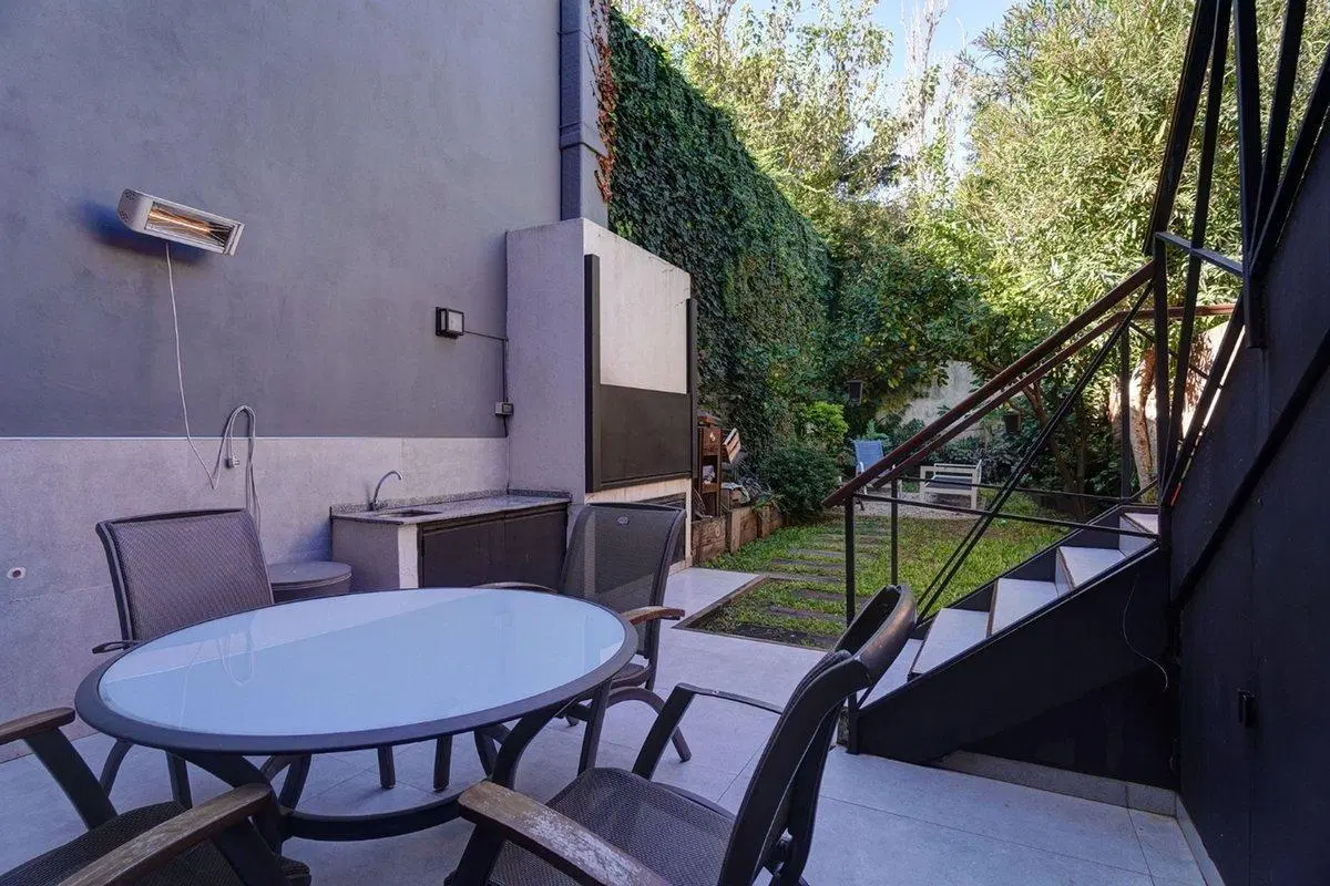 VENTA TRIPLEX BELGRANO R - 5 AMB CON DEPENDENCIA 4