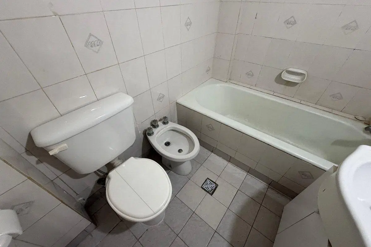 VENTA DE 3 AMBIENTES EN BALVANERA A RECICLAR 4