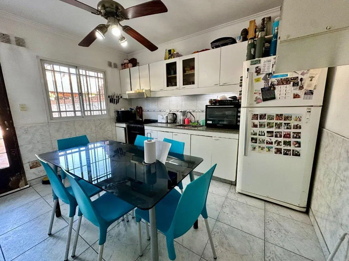 VENTA CASA TRIPLEX CASEROS NORTE APTO CREDITO 5