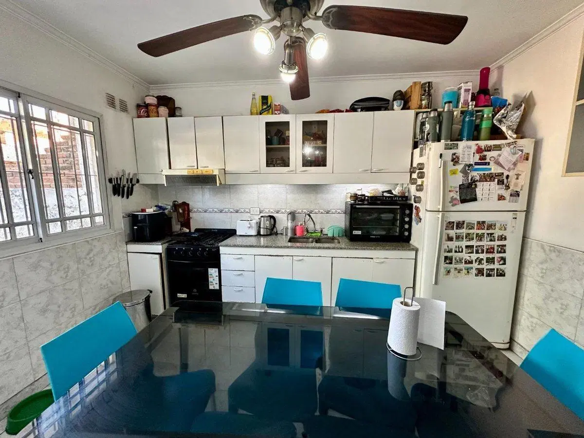 VENTA CASA TRIPLEX CASEROS NORTE APTO CREDITO 2
