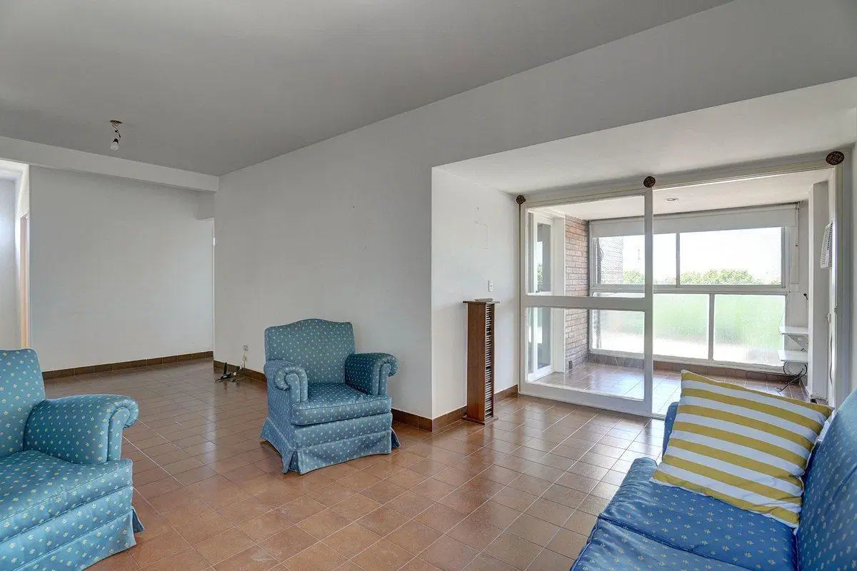 Venta 4 ambientes c/cochera cubierta. APTO CREDITO 2