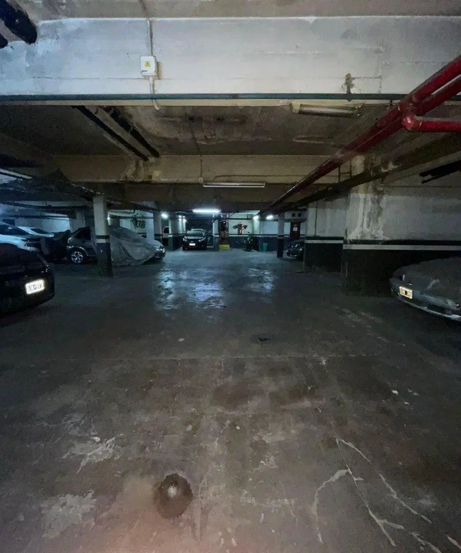 Venta cochera cubierta en Almagro buena ubicacion 2