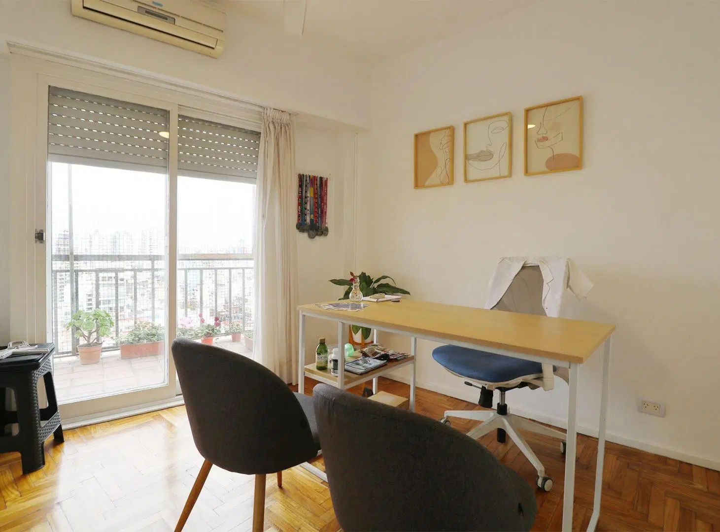 VENTA DEPARTAMENTO 3 AMB BARRIO NORTE CON BALCON 4